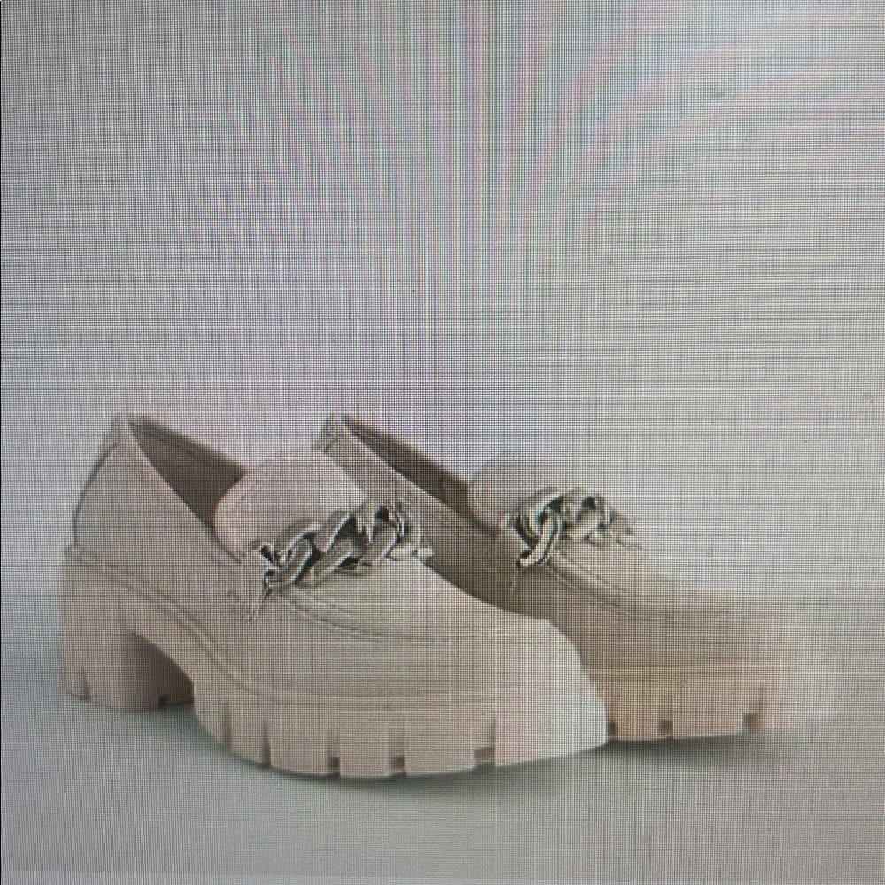 Madden Girl NWOT SZ8.5 Hoxton Cream Chunky Loafer Academia Modern Capsule Retro